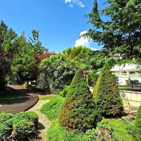 5-star Spacious Beachfront Daire *