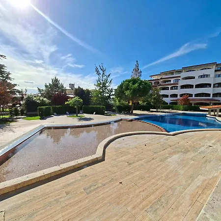 5-star Spacious Beachfront *